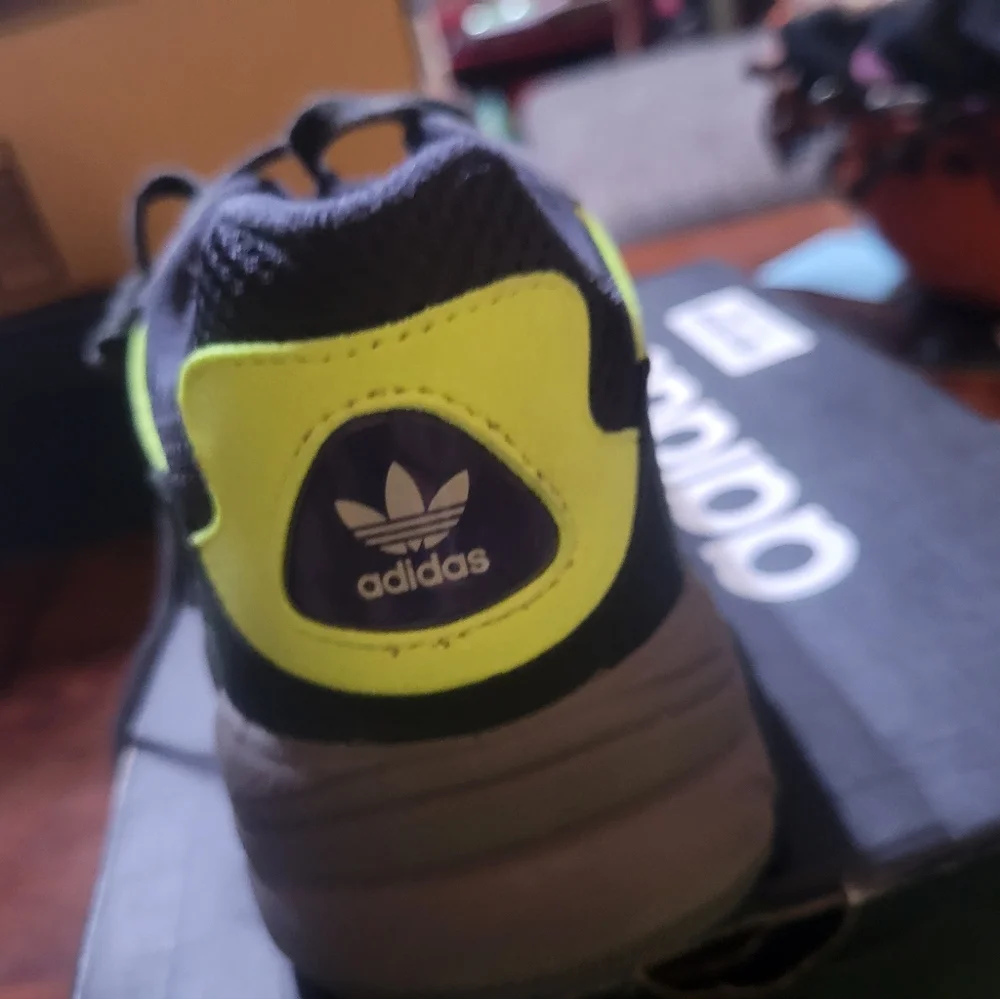 Adidas Yung 96 Mens Black Green Sneaker Size 4.5‎